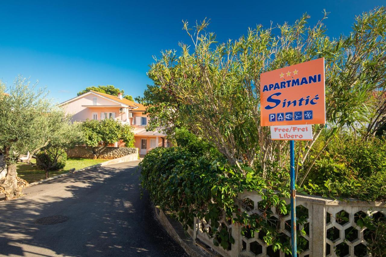 2-Bedroom Krk Apartment - Near Krk Beaches & Town! Крк Екстер'єр фото