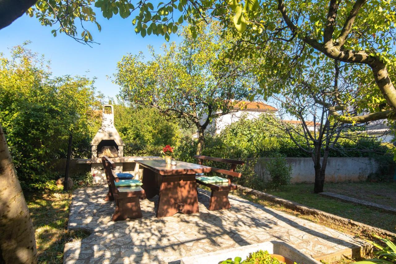2-Bedroom Krk Apartment - Near Krk Beaches & Town! Крк Екстер'єр фото